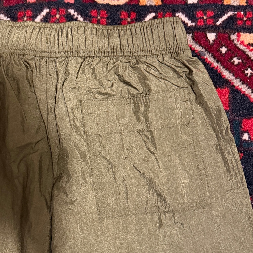 Athleta Lunar Sheen Utility Mid Rise Olive Green Women's Pants, Small - Picture 9 of 10